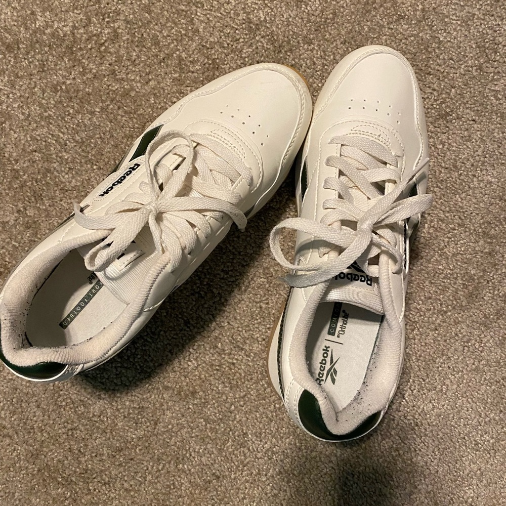 Reebok Classic Leather platform shoes!